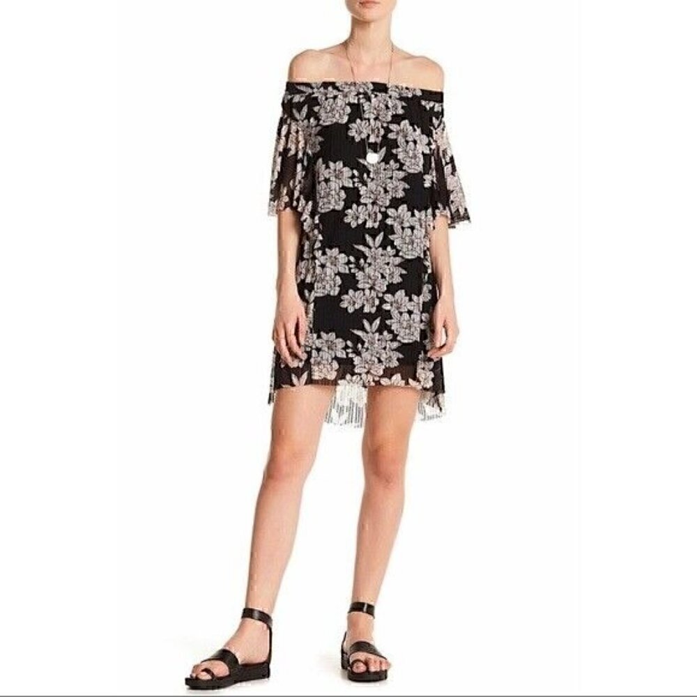 NEW Moon River Dress Size Small Women's Off Shoulder Floral Mini Black & White